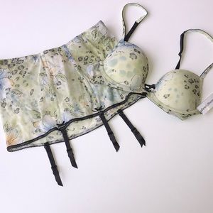 Sexy lingerie set | Size Medium | 34B